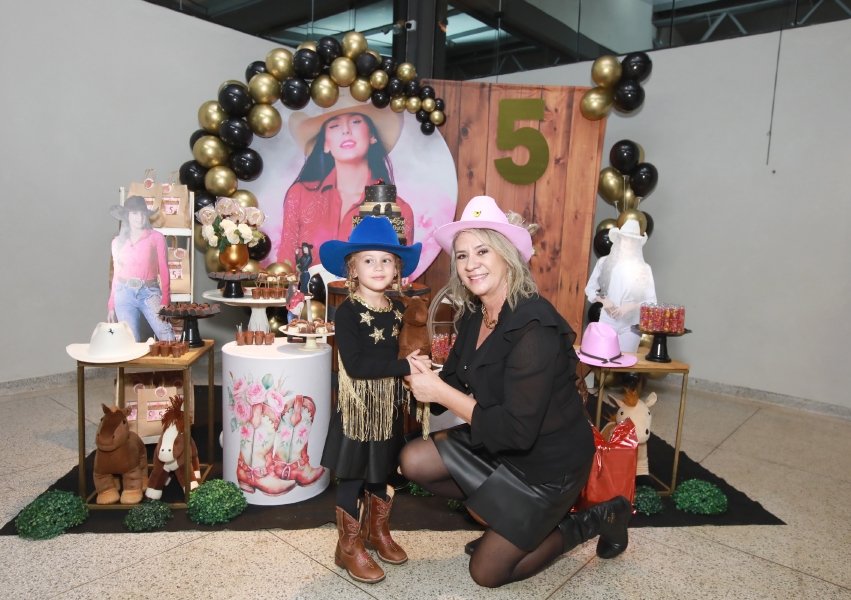 ANIVERSÁRIO DE MANUELLA CALDAS F. VIEIRA, 5 ANOS – TEMA: “ANA CASTELA” - Eloisa Mattos