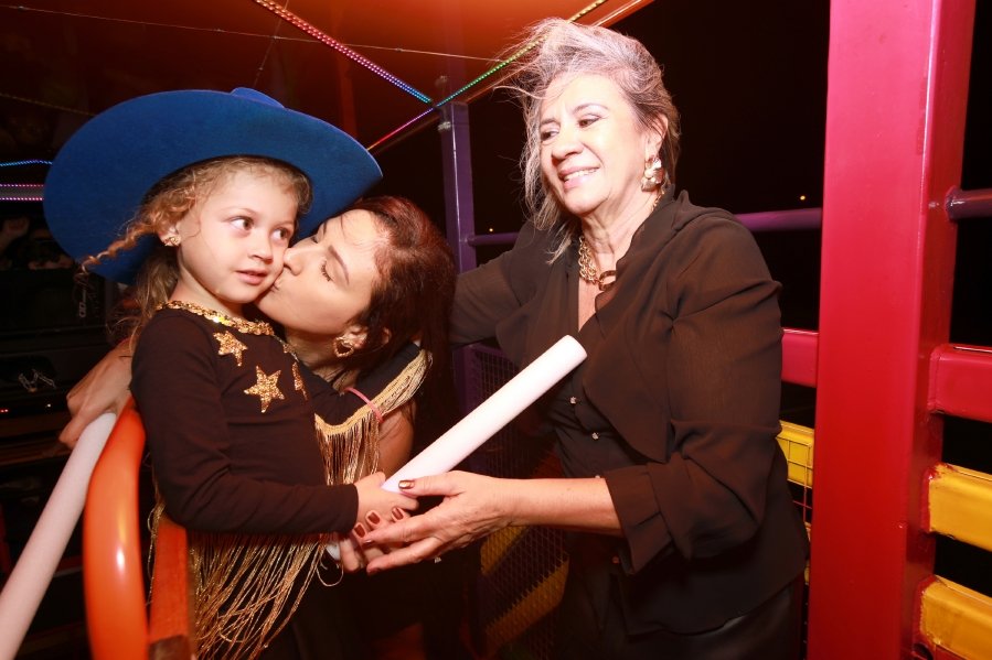 ANIVERSÁRIO DE MANUELLA CALDAS F. VIEIRA, 5 ANOS – TEMA: “ANA CASTELA” - Eloisa Mattos