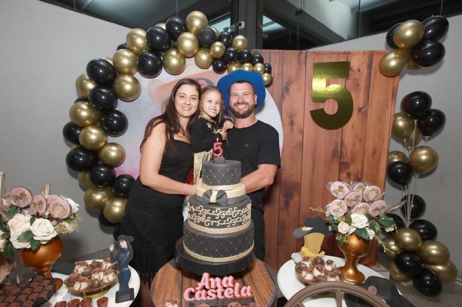ANIVERSÁRIO DE MANUELLA CALDAS F. VIEIRA, 5 ANOS – TEMA: “ANA CASTELA” - Eloisa Mattos