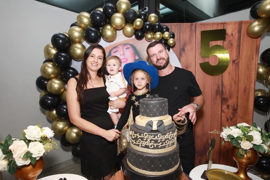 ANIVERSÁRIO DE MANUELLA CALDAS F. VIEIRA, 5 ANOS – TEMA: “ANA CASTELA” - Eloisa Mattos