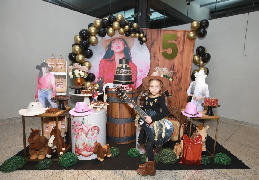 ANIVERSÁRIO DE MANUELLA CALDAS F. VIEIRA, 5 ANOS – TEMA: “ANA CASTELA” - Eloisa Mattos