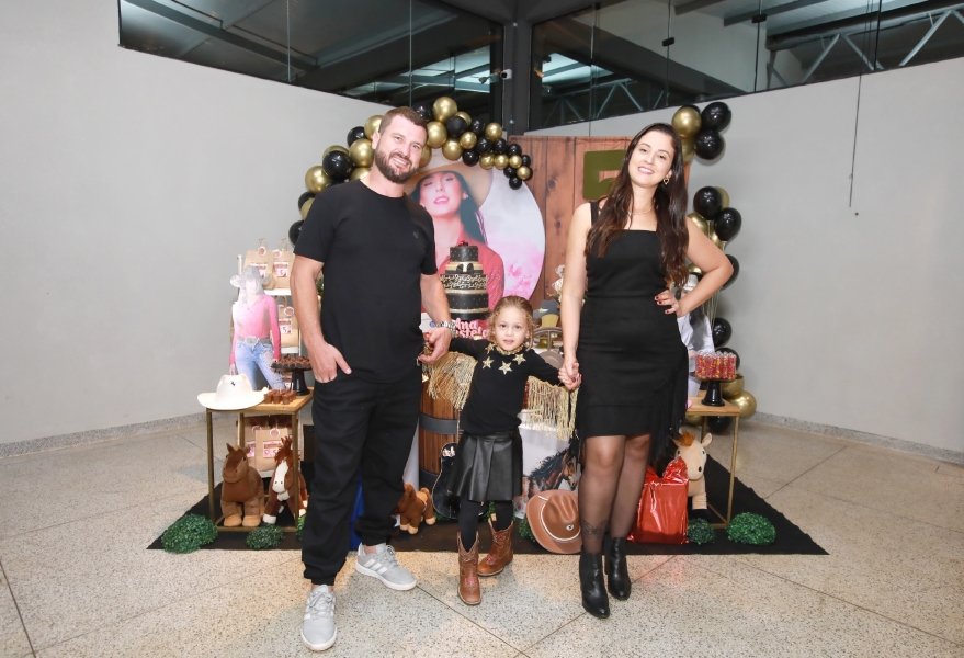 ANIVERSÁRIO DE MANUELLA CALDAS F. VIEIRA, 5 ANOS – TEMA: “ANA CASTELA” - Eloisa Mattos