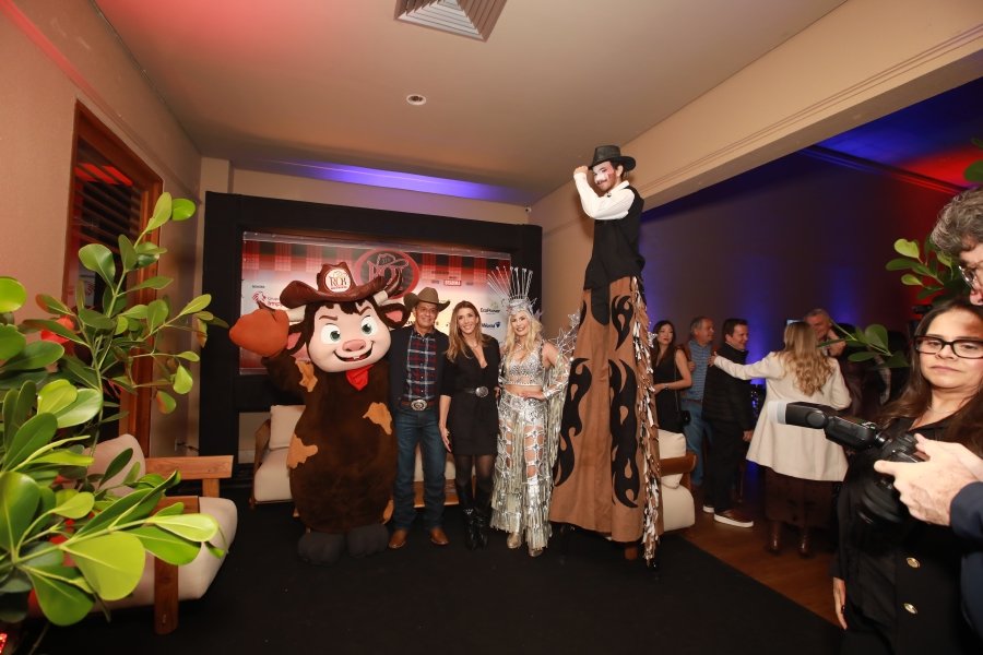 LANÇAMENTO DO RIO PRETO COUNTRY BULLS 2025 AGITA A CIDADE E REVELA ATRAÇÕES DE TIRAR O FÔLEGO - Eloisa Mattos