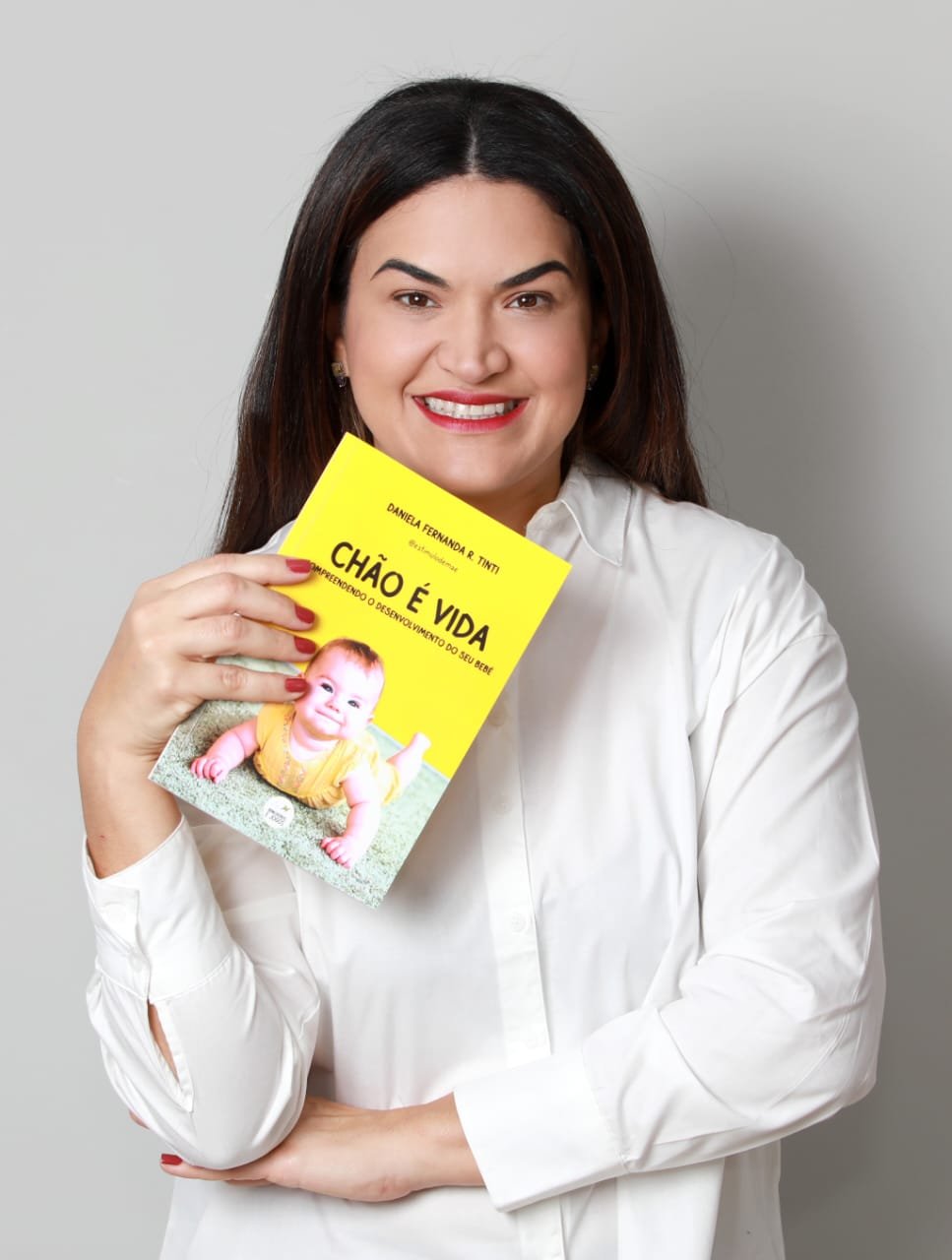 DANIELA RODRIGUES TINTI, REFERÊNCIA INTERNACIONAL, LANÇA LIVRO SOBRE DESENVOLVIMENTO MOTOR INFANTIL NO RIOPRETO SHOPPING