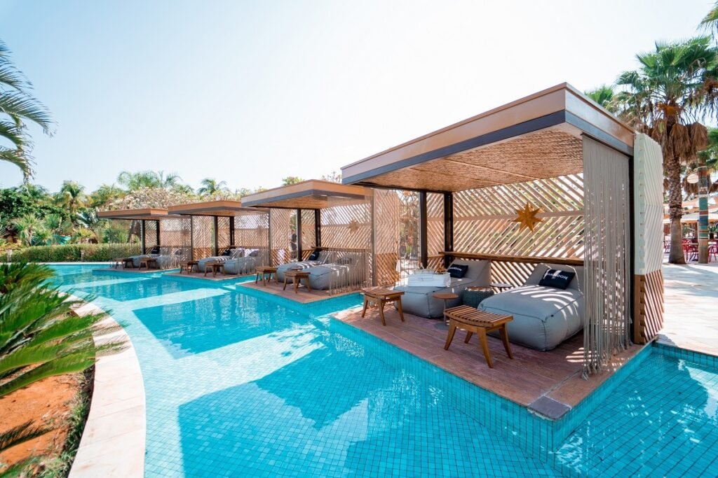 Bangalô Ou Cabana? Escolha o Refúgio Vip no Hot Beach Olímpia
