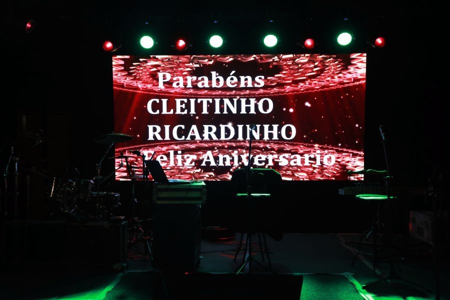  ANIVERSÁRIO EM DOSE DUPLA – UMA NOITE INESQUECÍVEL PARA OS AMIGOS: CLEITINHO E RICARDO - Eloisa Mattos
