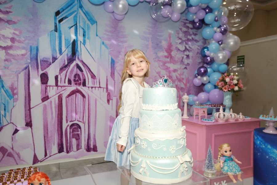 ANIVERSÁRIO DE 5 ANOS DA PRINCESA VERÔNICA –“TEMA FROZEN” (MUNDO KIDS) - Eloisa Mattos