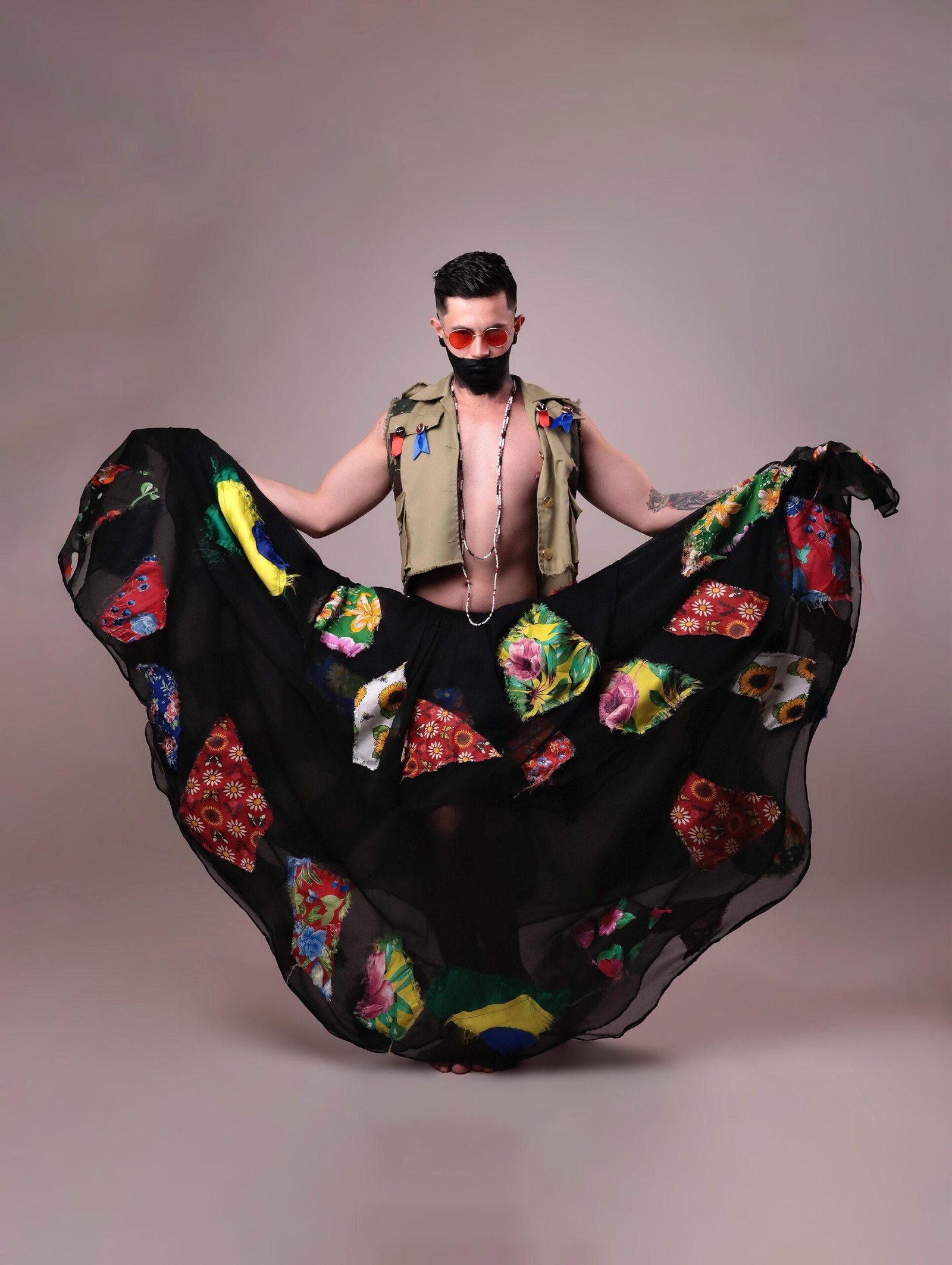 MOVIMENTO DA TROPICÁLIA É REVERENCIADO EM NOVO ESPETÁCULO MUSICAL DE CELSO CARLESSI