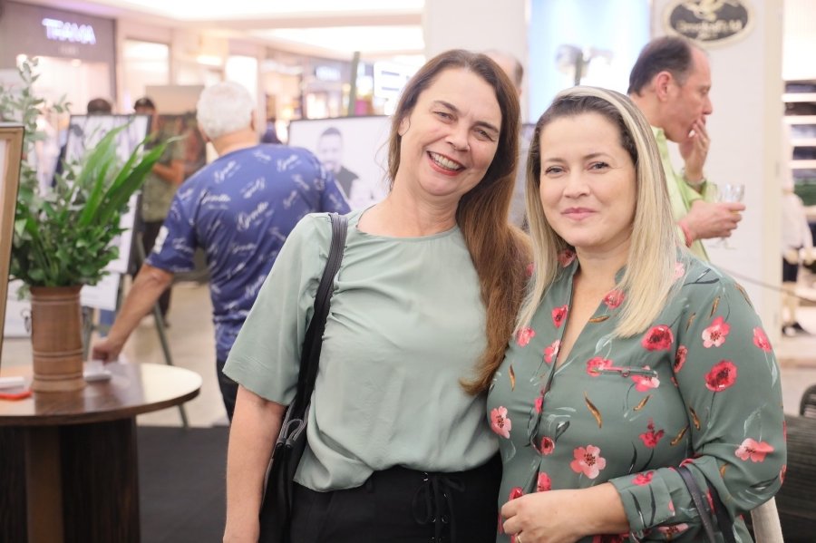COQUETEL DE ABERTURA DA 15ª EDIÇÃO DA EXPOSIÇÃO “PAIS E FILHOS EM FOCO” EMOCIONA E REÚNE CONVIDADOS NO RIOPRETO SHOPPING - Eloisa Mattos
