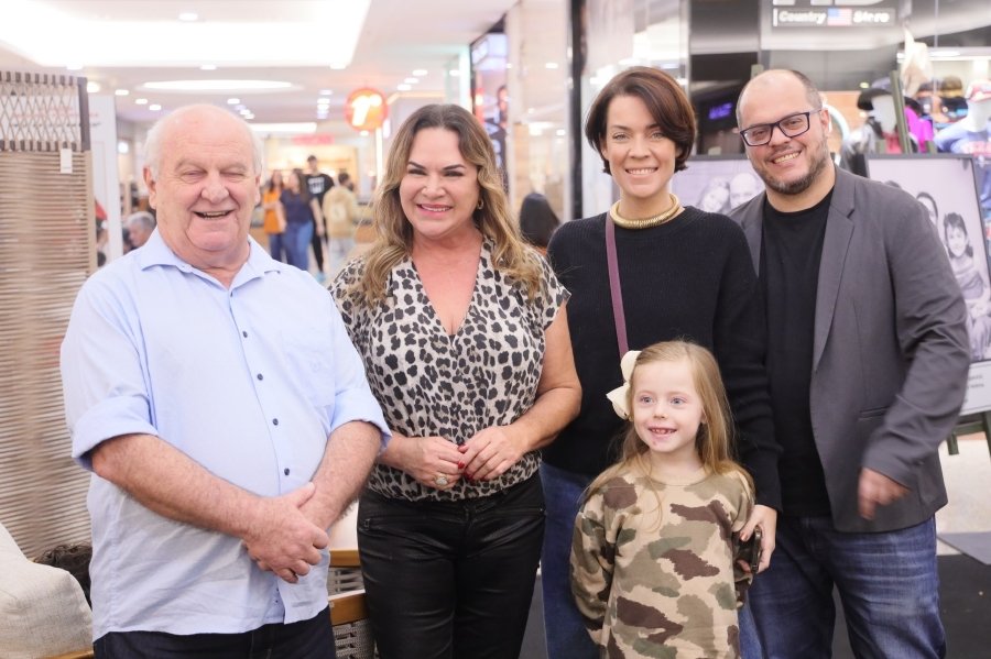 COQUETEL DE ABERTURA DA 15ª EDIÇÃO DA EXPOSIÇÃO “PAIS E FILHOS EM FOCO” EMOCIONA E REÚNE CONVIDADOS NO RIOPRETO SHOPPING - Eloisa Mattos