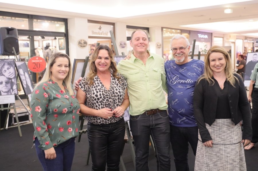 COQUETEL DE ABERTURA DA 15ª EDIÇÃO DA EXPOSIÇÃO “PAIS E FILHOS EM FOCO” EMOCIONA E REÚNE CONVIDADOS NO RIOPRETO SHOPPING - Eloisa Mattos