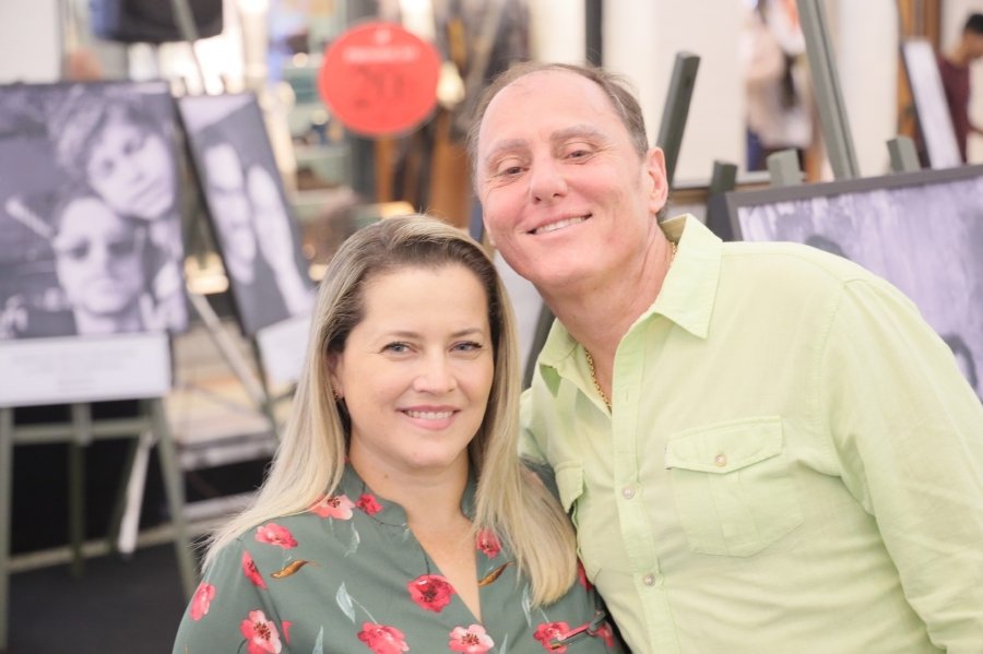 COQUETEL DE ABERTURA DA 15ª EDIÇÃO DA EXPOSIÇÃO “PAIS E FILHOS EM FOCO” EMOCIONA E REÚNE CONVIDADOS NO RIOPRETO SHOPPING - Eloisa Mattos