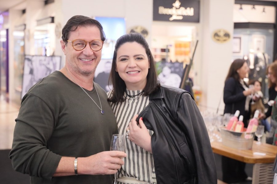 COQUETEL DE ABERTURA DA 15ª EDIÇÃO DA EXPOSIÇÃO “PAIS E FILHOS EM FOCO” EMOCIONA E REÚNE CONVIDADOS NO RIOPRETO SHOPPING - Eloisa Mattos