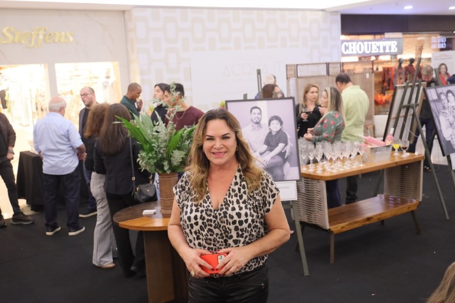 COQUETEL DE ABERTURA DA 15ª EDIÇÃO DA EXPOSIÇÃO “PAIS E FILHOS EM FOCO” EMOCIONA E REÚNE CONVIDADOS NO RIOPRETO SHOPPING - Eloisa Mattos