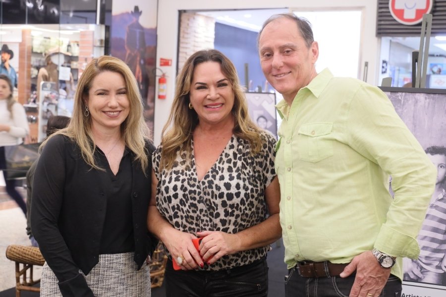 COQUETEL DE ABERTURA DA 15ª EDIÇÃO DA EXPOSIÇÃO “PAIS E FILHOS EM FOCO” EMOCIONA E REÚNE CONVIDADOS NO RIOPRETO SHOPPING - Eloisa Mattos