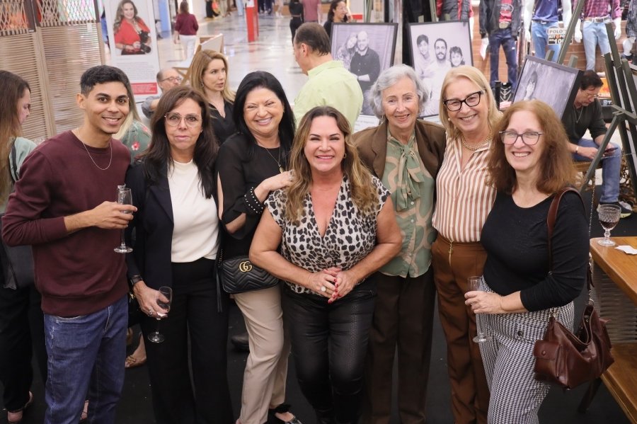 COQUETEL DE ABERTURA DA 15ª EDIÇÃO DA EXPOSIÇÃO “PAIS E FILHOS EM FOCO” EMOCIONA E REÚNE CONVIDADOS NO RIOPRETO SHOPPING - Eloisa Mattos
