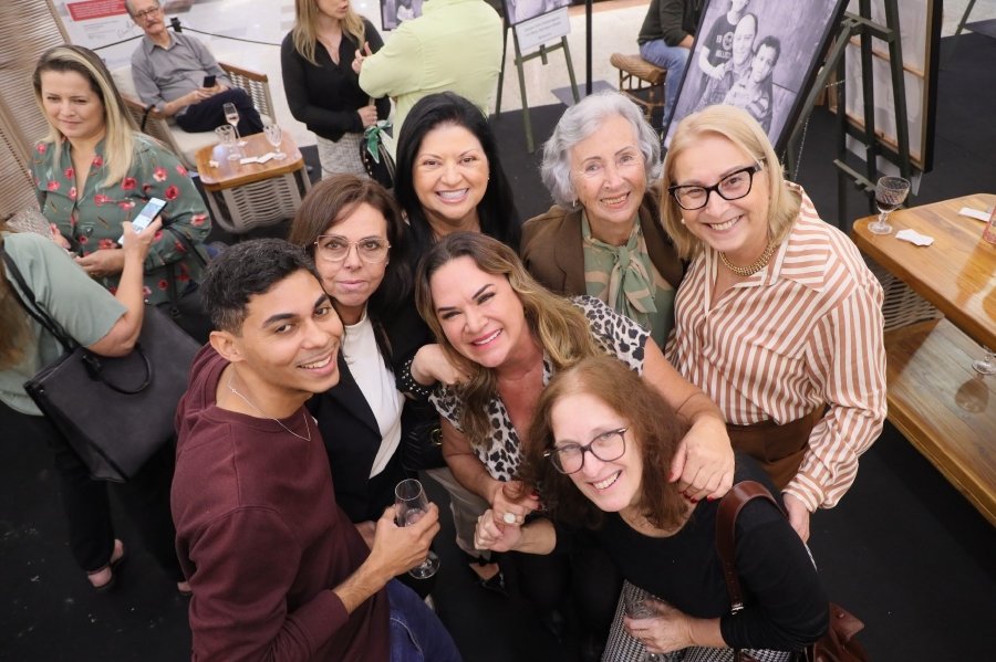 COQUETEL DE ABERTURA DA 15ª EDIÇÃO DA EXPOSIÇÃO “PAIS E FILHOS EM FOCO” EMOCIONA E REÚNE CONVIDADOS NO RIOPRETO SHOPPING - Eloisa Mattos