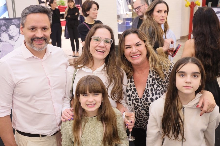 COQUETEL DE ABERTURA DA 15ª EDIÇÃO DA EXPOSIÇÃO “PAIS E FILHOS EM FOCO” EMOCIONA E REÚNE CONVIDADOS NO RIOPRETO SHOPPING - Eloisa Mattos