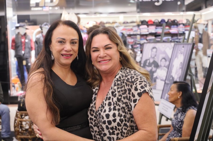 COQUETEL DE ABERTURA DA 15ª EDIÇÃO DA EXPOSIÇÃO “PAIS E FILHOS EM FOCO” EMOCIONA E REÚNE CONVIDADOS NO RIOPRETO SHOPPING - Eloisa Mattos