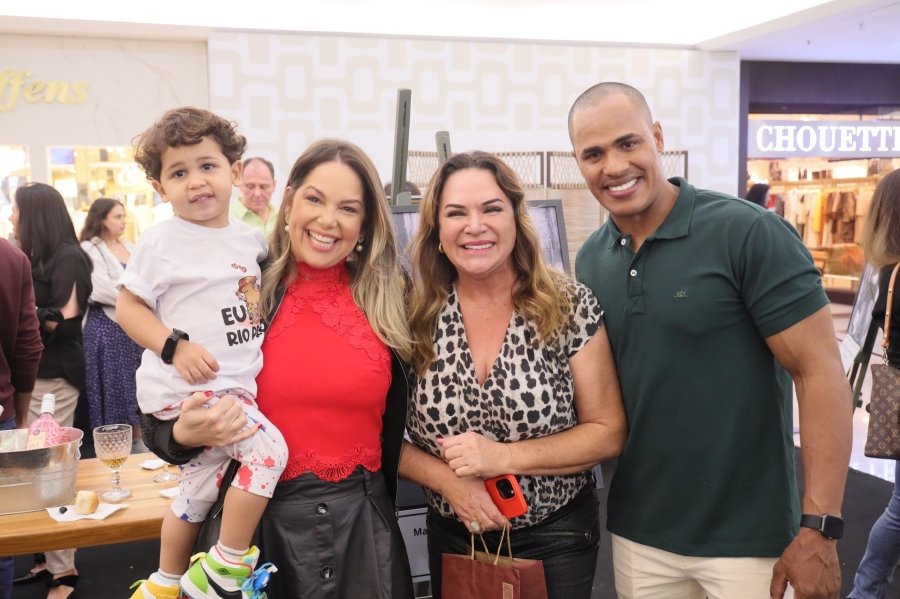 COQUETEL DE ABERTURA DA 15ª EDIÇÃO DA EXPOSIÇÃO “PAIS E FILHOS EM FOCO” EMOCIONA E REÚNE CONVIDADOS NO RIOPRETO SHOPPING - Eloisa Mattos