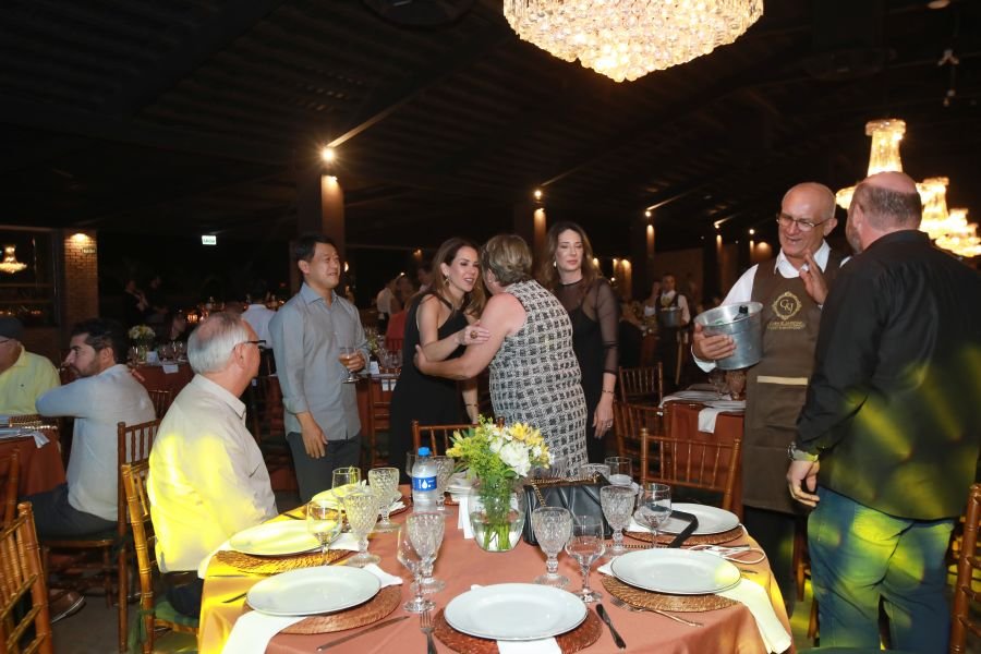  ANIVERSÁRIO EM DOSE DUPLA – UMA NOITE INESQUECÍVEL PARA OS AMIGOS: CLEITINHO E RICARDO - Eloisa Mattos