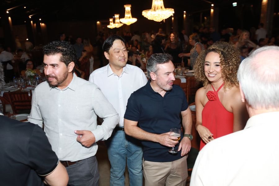  ANIVERSÁRIO EM DOSE DUPLA – UMA NOITE INESQUECÍVEL PARA OS AMIGOS: CLEITINHO E RICARDO - Eloisa Mattos