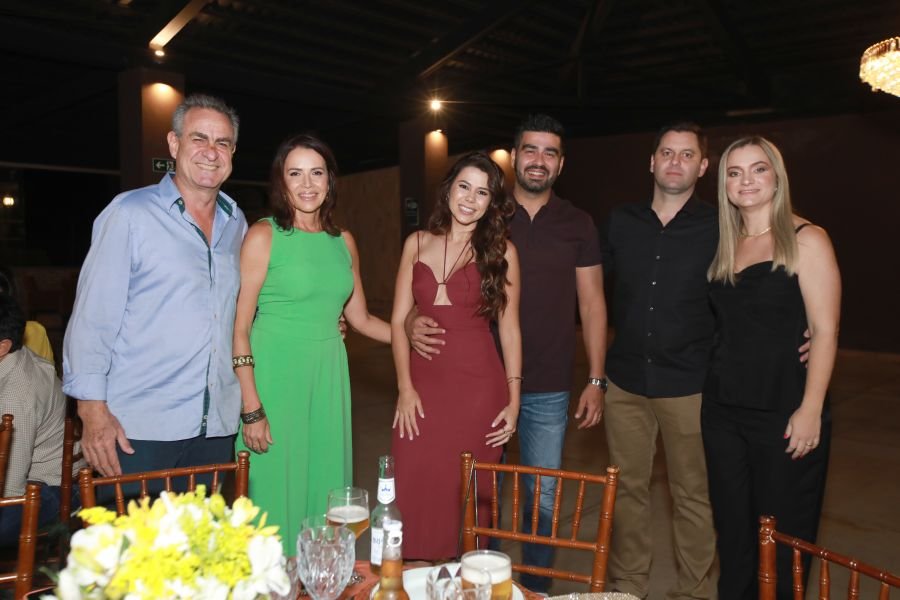  ANIVERSÁRIO EM DOSE DUPLA – UMA NOITE INESQUECÍVEL PARA OS AMIGOS: CLEITINHO E RICARDO - Eloisa Mattos