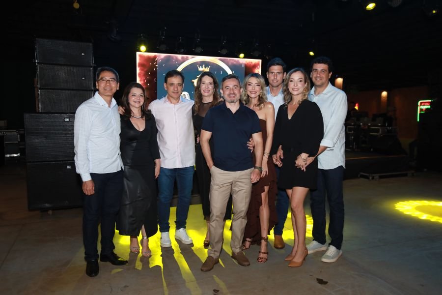  ANIVERSÁRIO EM DOSE DUPLA – UMA NOITE INESQUECÍVEL PARA OS AMIGOS: CLEITINHO E RICARDO - Eloisa Mattos