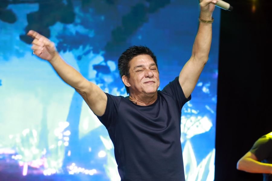  ANIVERSÁRIO EM DOSE DUPLA – UMA NOITE INESQUECÍVEL PARA OS AMIGOS: CLEITINHO E RICARDO - Eloisa Mattos
