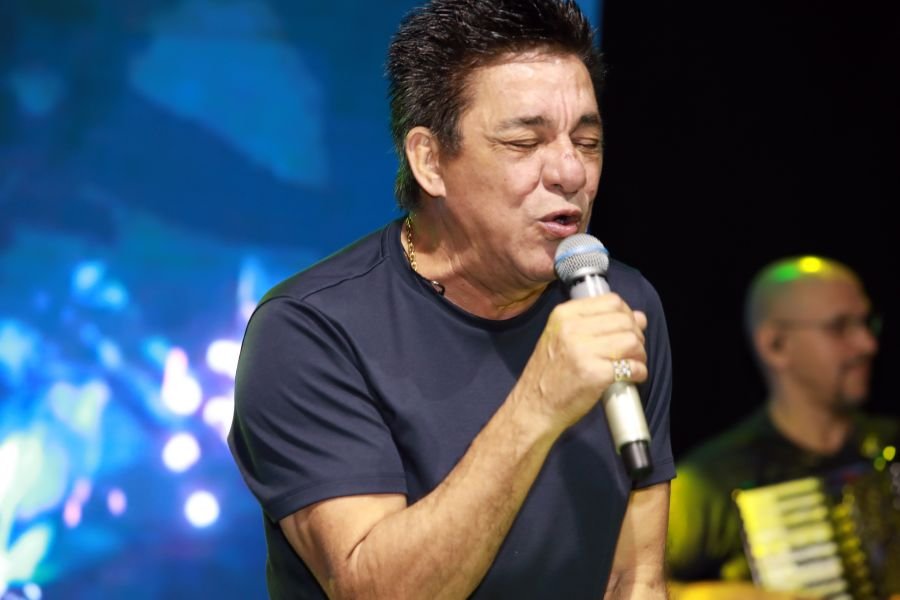  ANIVERSÁRIO EM DOSE DUPLA – UMA NOITE INESQUECÍVEL PARA OS AMIGOS: CLEITINHO E RICARDO - Eloisa Mattos