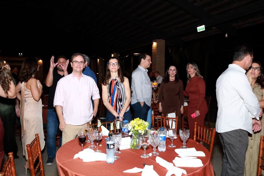  ANIVERSÁRIO EM DOSE DUPLA – UMA NOITE INESQUECÍVEL PARA OS AMIGOS: CLEITINHO E RICARDO - Eloisa Mattos