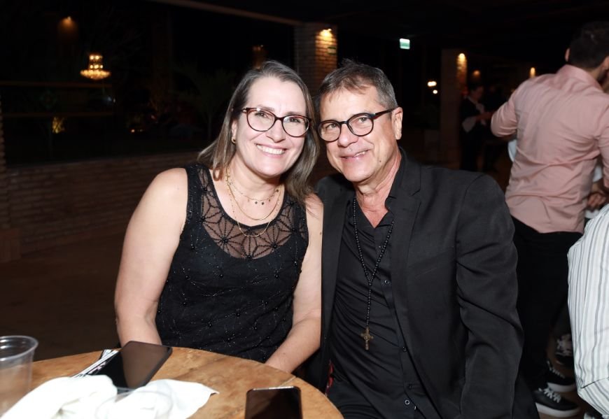  ANIVERSÁRIO EM DOSE DUPLA – UMA NOITE INESQUECÍVEL PARA OS AMIGOS: CLEITINHO E RICARDO - Eloisa Mattos
