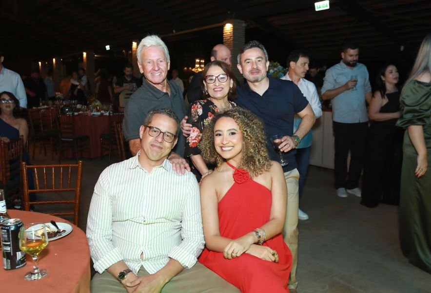  ANIVERSÁRIO EM DOSE DUPLA – UMA NOITE INESQUECÍVEL PARA OS AMIGOS: CLEITINHO E RICARDO - Eloisa Mattos
