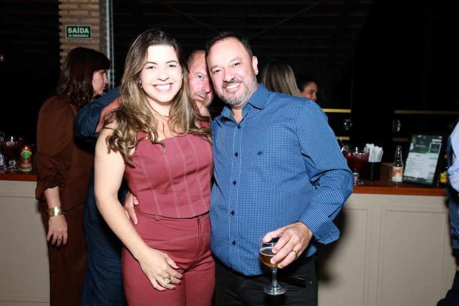 ANIVERSÁRIO EM DOSE DUPLA – UMA NOITE INESQUECÍVEL PARA OS AMIGOS: CLEITINHO E RICARDO - Eloisa Mattos