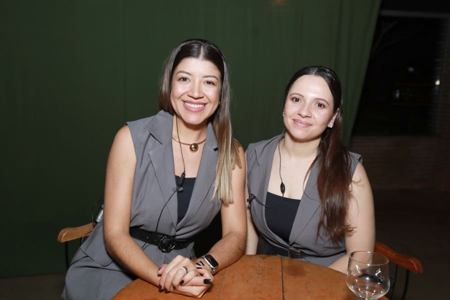  ANIVERSÁRIO EM DOSE DUPLA – UMA NOITE INESQUECÍVEL PARA OS AMIGOS: CLEITINHO E RICARDO - Eloisa Mattos