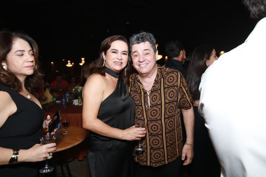  ANIVERSÁRIO EM DOSE DUPLA – UMA NOITE INESQUECÍVEL PARA OS AMIGOS: CLEITINHO E RICARDO - Eloisa Mattos