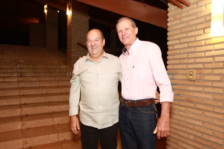 EMPRESÁRIO ÊCIO COSTA COMEMORA 60 ANOS COM GRANDE FESTA EM CEDRAL - Eloisa Mattos