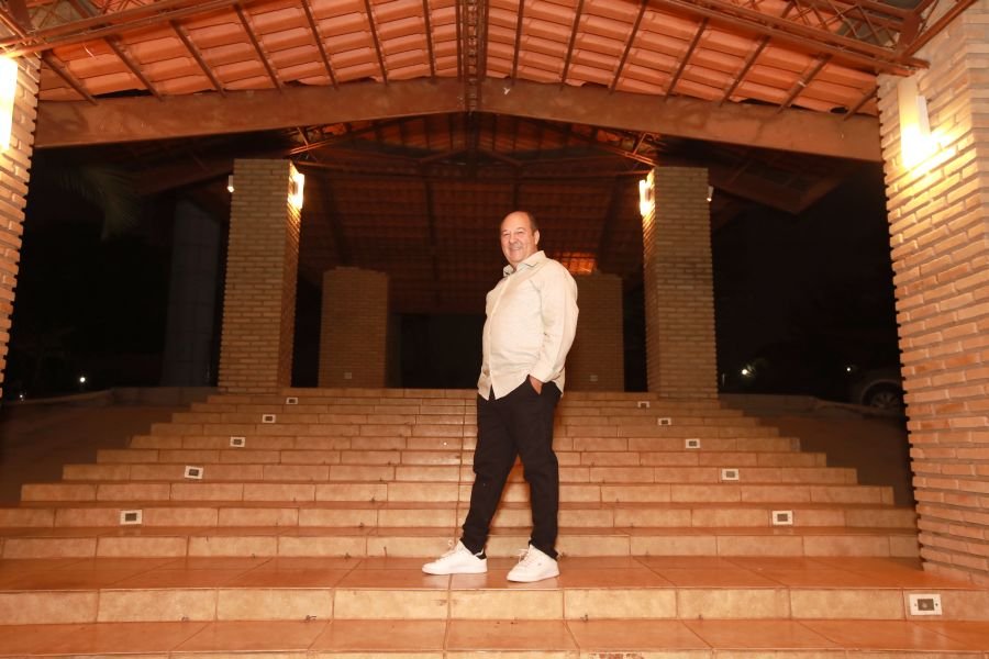 EMPRESÁRIO ÊCIO COSTA COMEMORA 60 ANOS COM GRANDE FESTA EM CEDRAL - Eloisa Mattos
