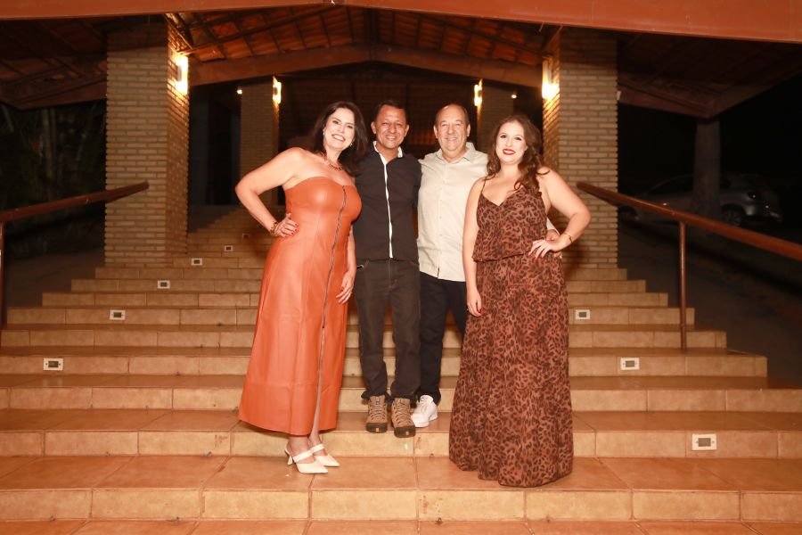 EMPRESÁRIO ÊCIO COSTA COMEMORA 60 ANOS COM GRANDE FESTA EM CEDRAL - Eloisa Mattos