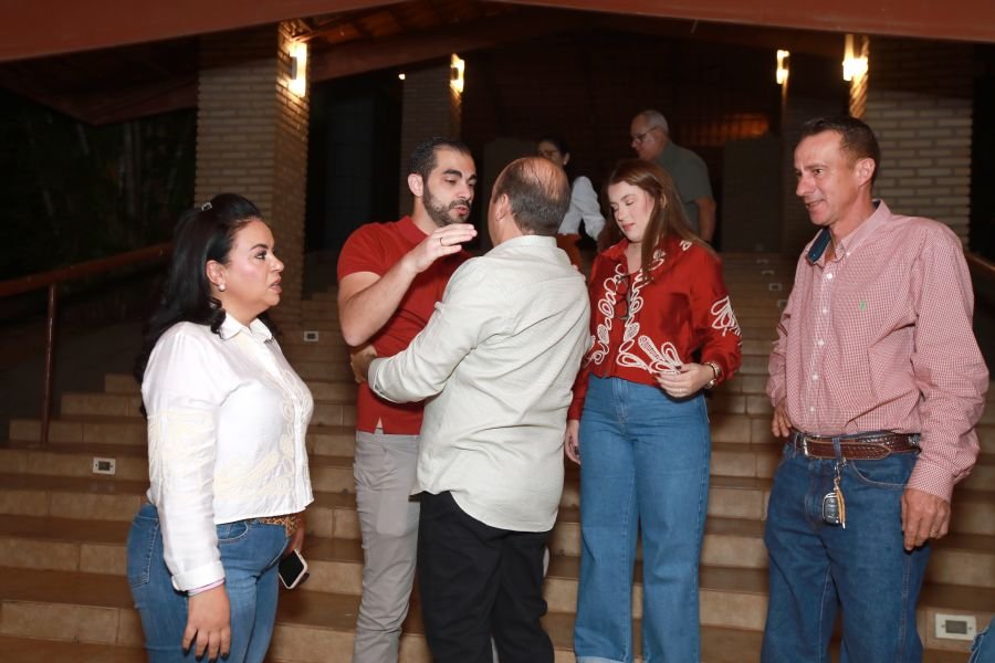 EMPRESÁRIO ÊCIO COSTA COMEMORA 60 ANOS COM GRANDE FESTA EM CEDRAL - Eloisa Mattos