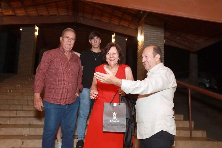 EMPRESÁRIO ÊCIO COSTA COMEMORA 60 ANOS COM GRANDE FESTA EM CEDRAL - Eloisa Mattos
