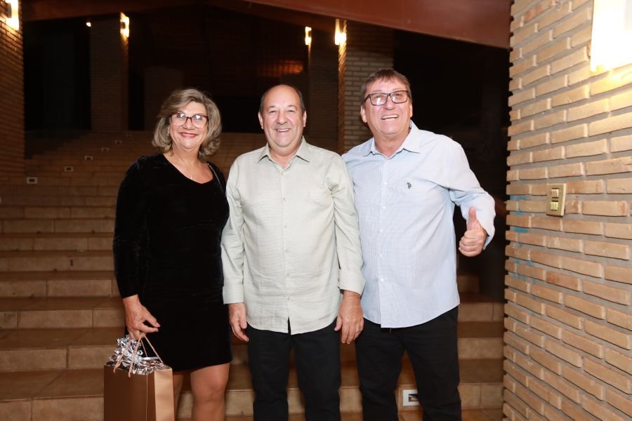 EMPRESÁRIO ÊCIO COSTA COMEMORA 60 ANOS COM GRANDE FESTA EM CEDRAL - Eloisa Mattos