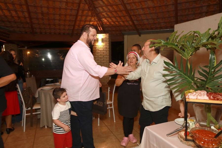 EMPRESÁRIO ÊCIO COSTA COMEMORA 60 ANOS COM GRANDE FESTA EM CEDRAL - Eloisa Mattos