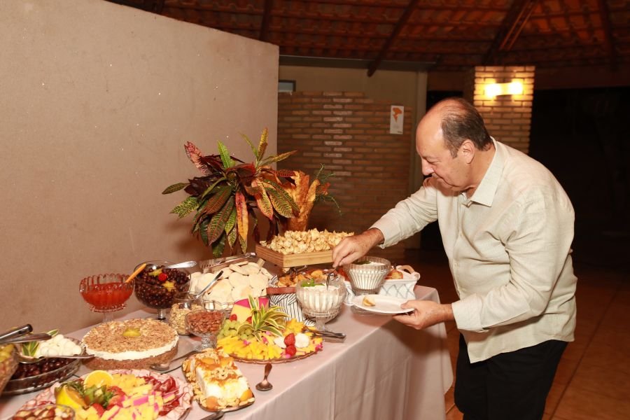 EMPRESÁRIO ÊCIO COSTA COMEMORA 60 ANOS COM GRANDE FESTA EM CEDRAL - Eloisa Mattos