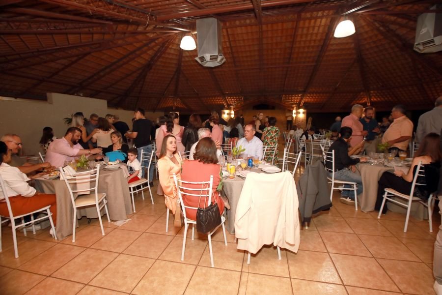 EMPRESÁRIO ÊCIO COSTA COMEMORA 60 ANOS COM GRANDE FESTA EM CEDRAL - Eloisa Mattos