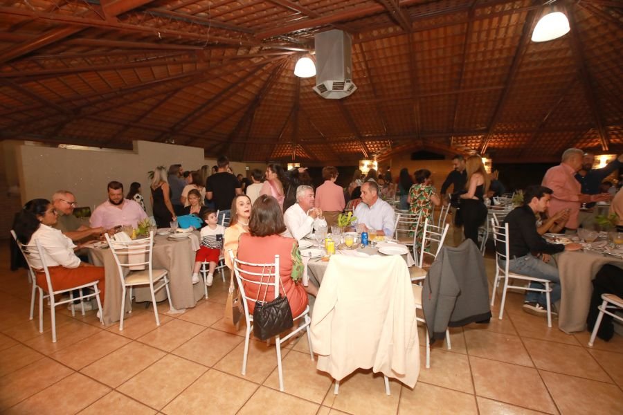 EMPRESÁRIO ÊCIO COSTA COMEMORA 60 ANOS COM GRANDE FESTA EM CEDRAL - Eloisa Mattos