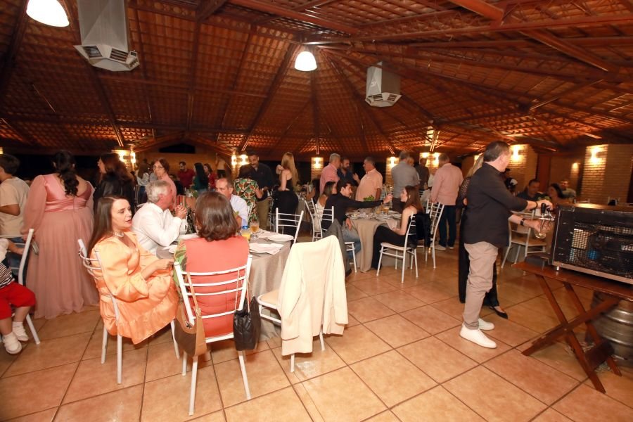 EMPRESÁRIO ÊCIO COSTA COMEMORA 60 ANOS COM GRANDE FESTA EM CEDRAL - Eloisa Mattos