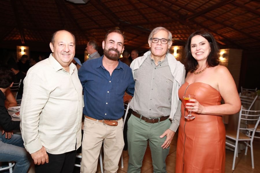 EMPRESÁRIO ÊCIO COSTA COMEMORA 60 ANOS COM GRANDE FESTA EM CEDRAL - Eloisa Mattos
