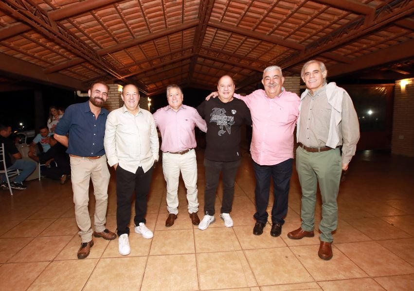 EMPRESÁRIO ÊCIO COSTA COMEMORA 60 ANOS COM GRANDE FESTA EM CEDRAL - Eloisa Mattos