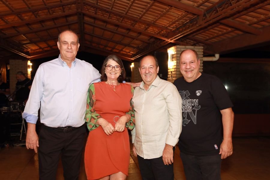 EMPRESÁRIO ÊCIO COSTA COMEMORA 60 ANOS COM GRANDE FESTA EM CEDRAL - Eloisa Mattos
